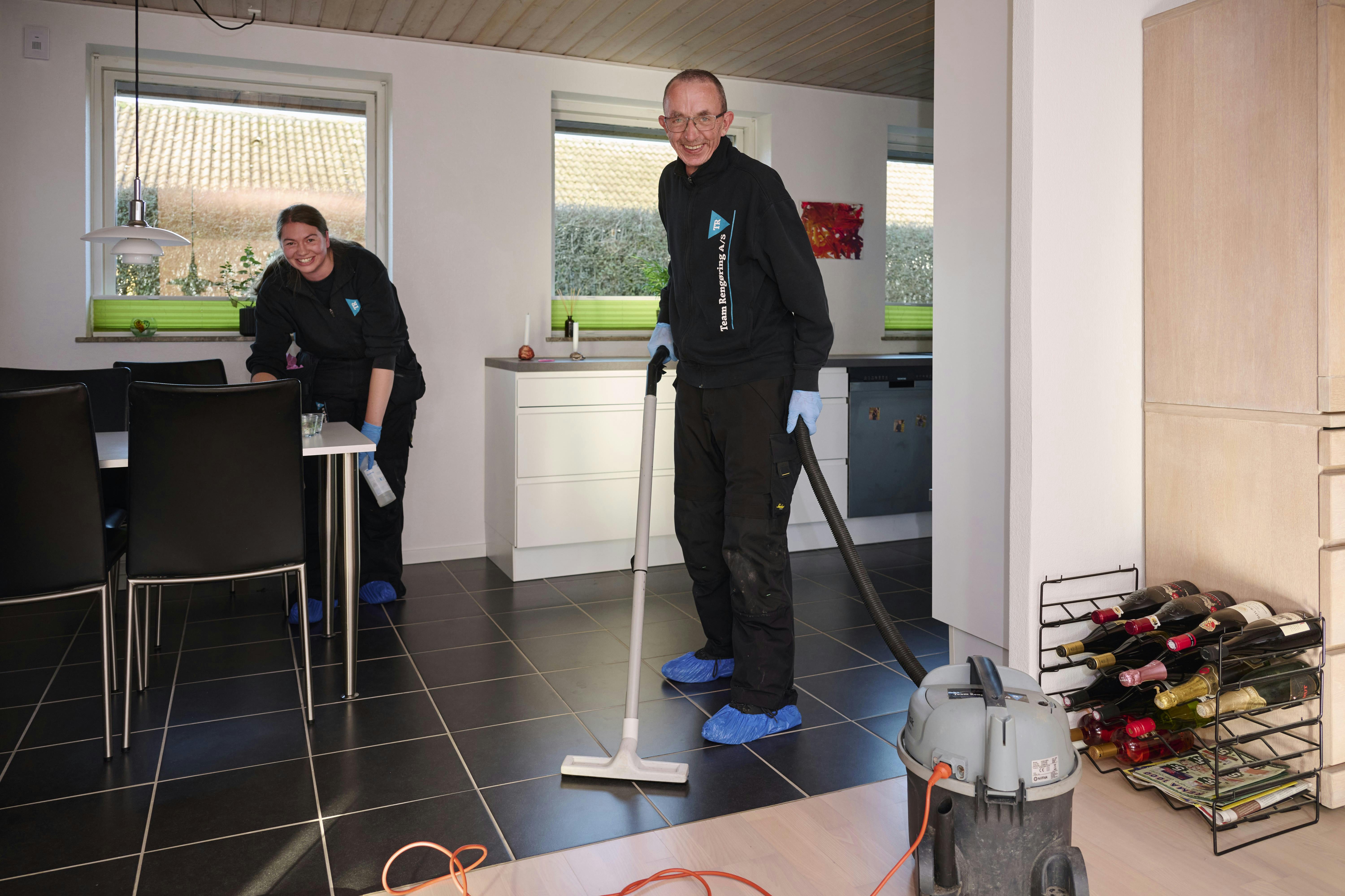 Rengøringsfolk blev venner: Trine Rasmussen, 32, og Dan Larsen, 52, fra Ringsted.