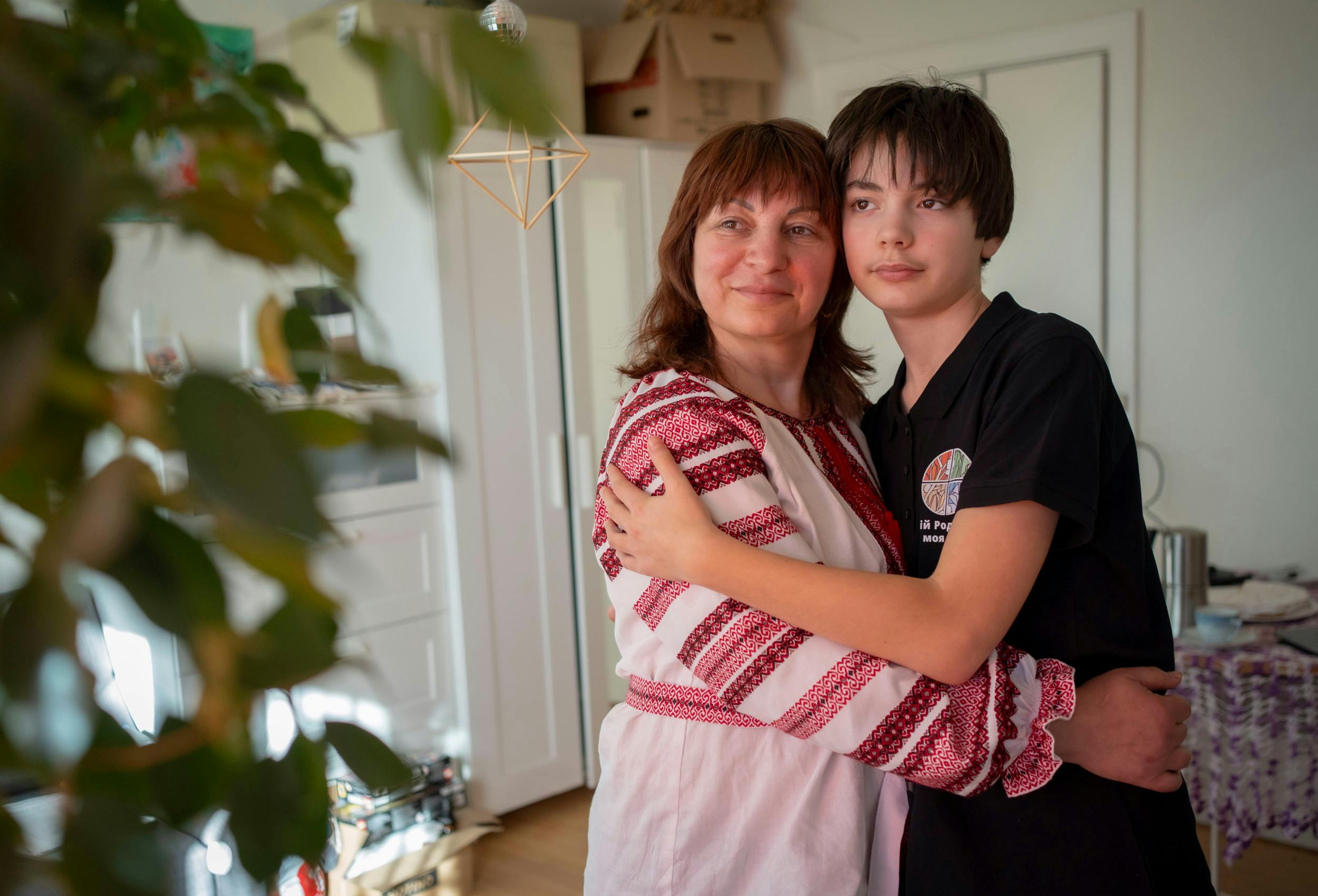 Larysa og Myroslav ønsker at vende hjem til Ukraine, når krigen er slut. Men ikke før. De ønsker ikke at bo i Kharkiv under russisk overherredømme. 