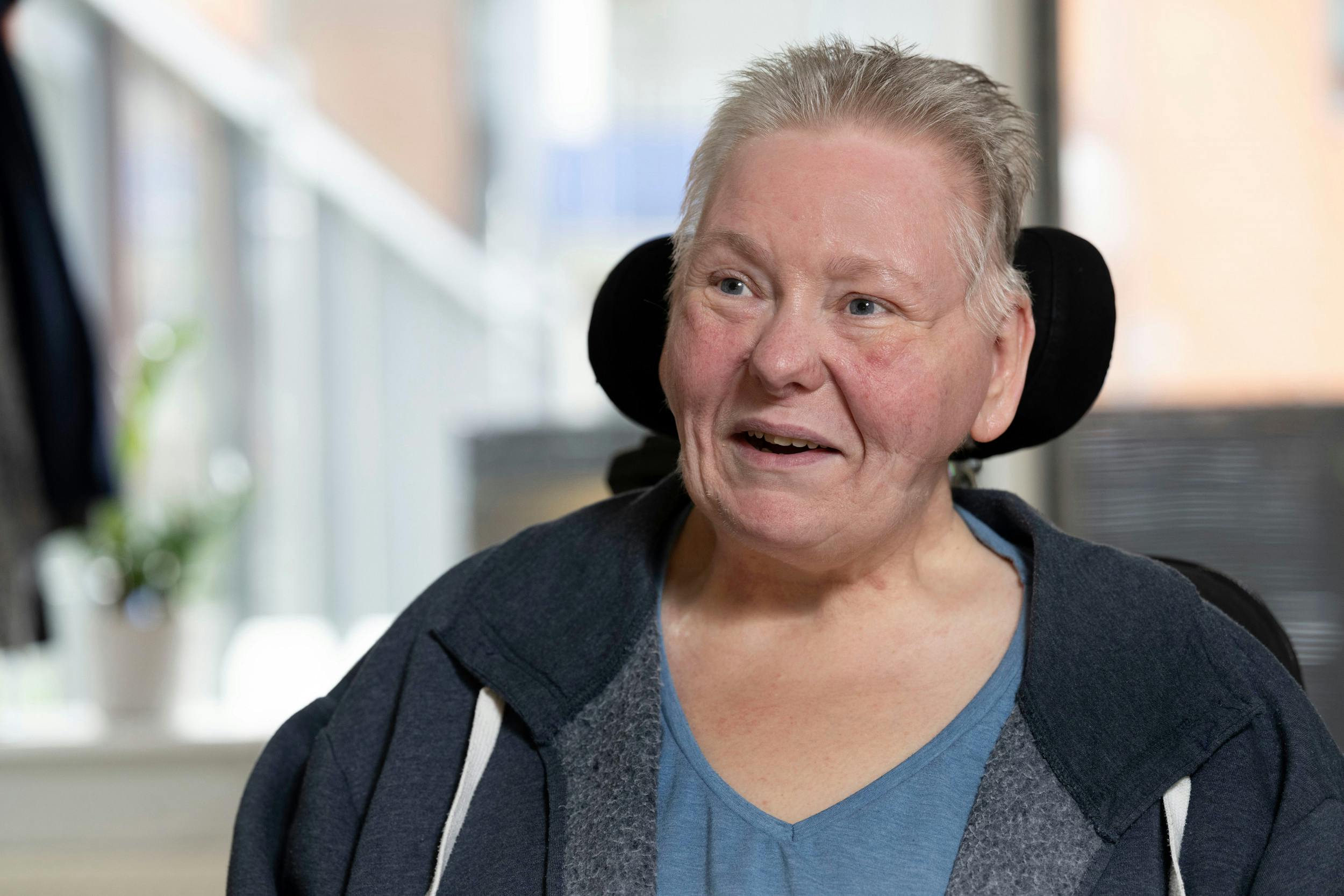 Desværre har Bettina arvet sygdommen ALS efter deres far. Den har i dag gjort hende afhængig af hjælp.  
