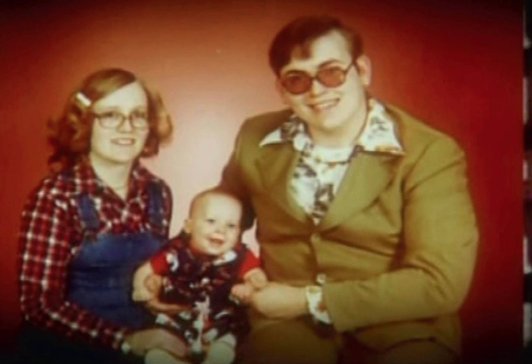 Mordet på Julie Snodgrass - Familien Snodgrass bestående af Julie, Joe og deres søn