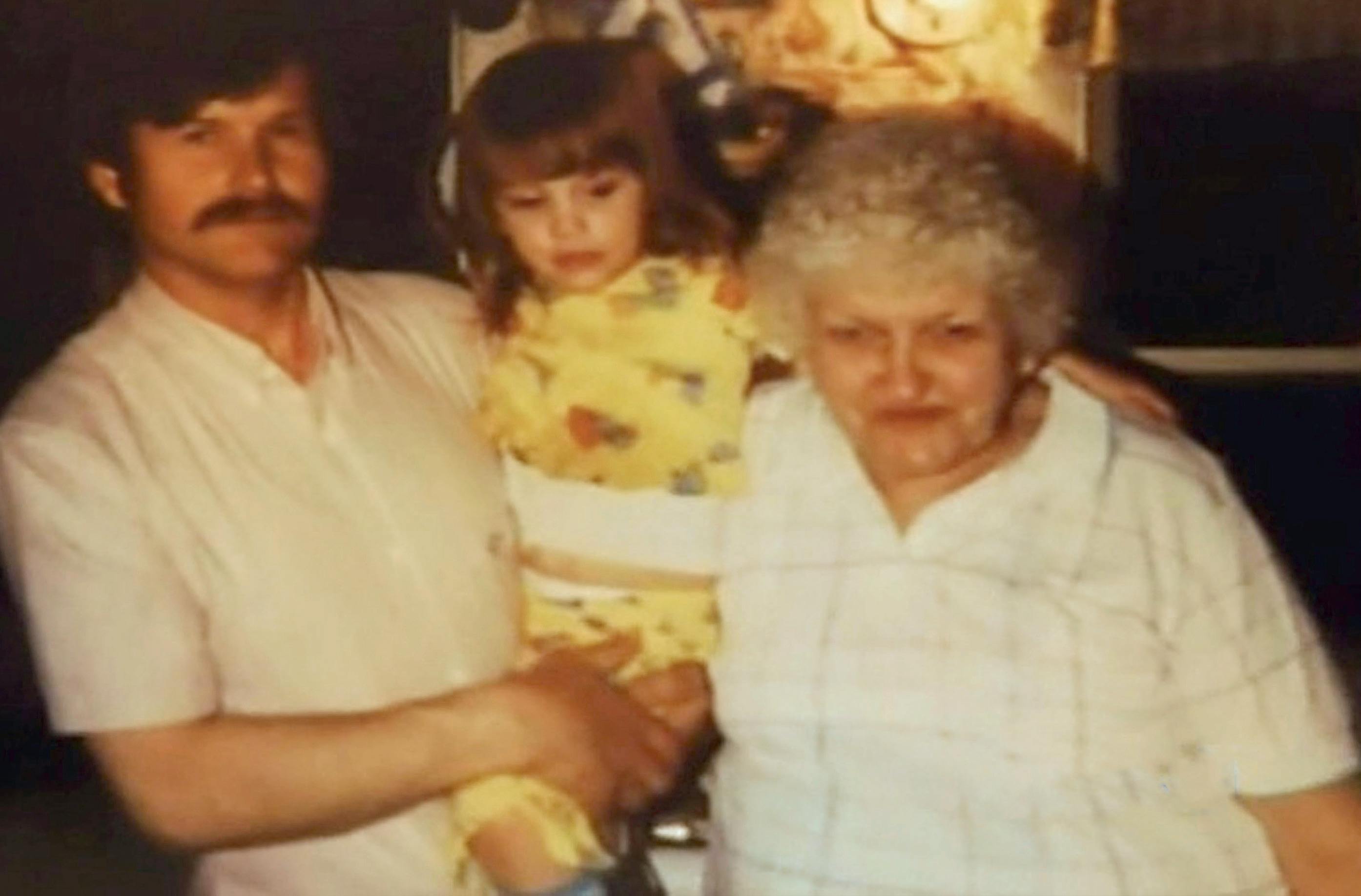 Mordet på Dorothy Donovan - Familien Donovan