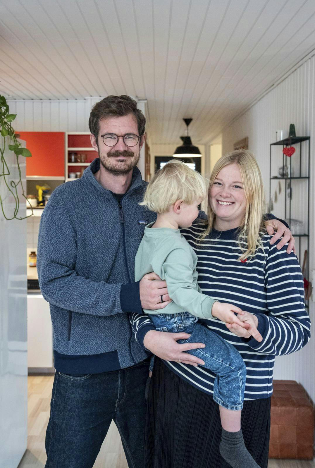 Maja Straarup Kjær fik en fødselsdepression. Her med kæresten Tobias og sønnen Erik.