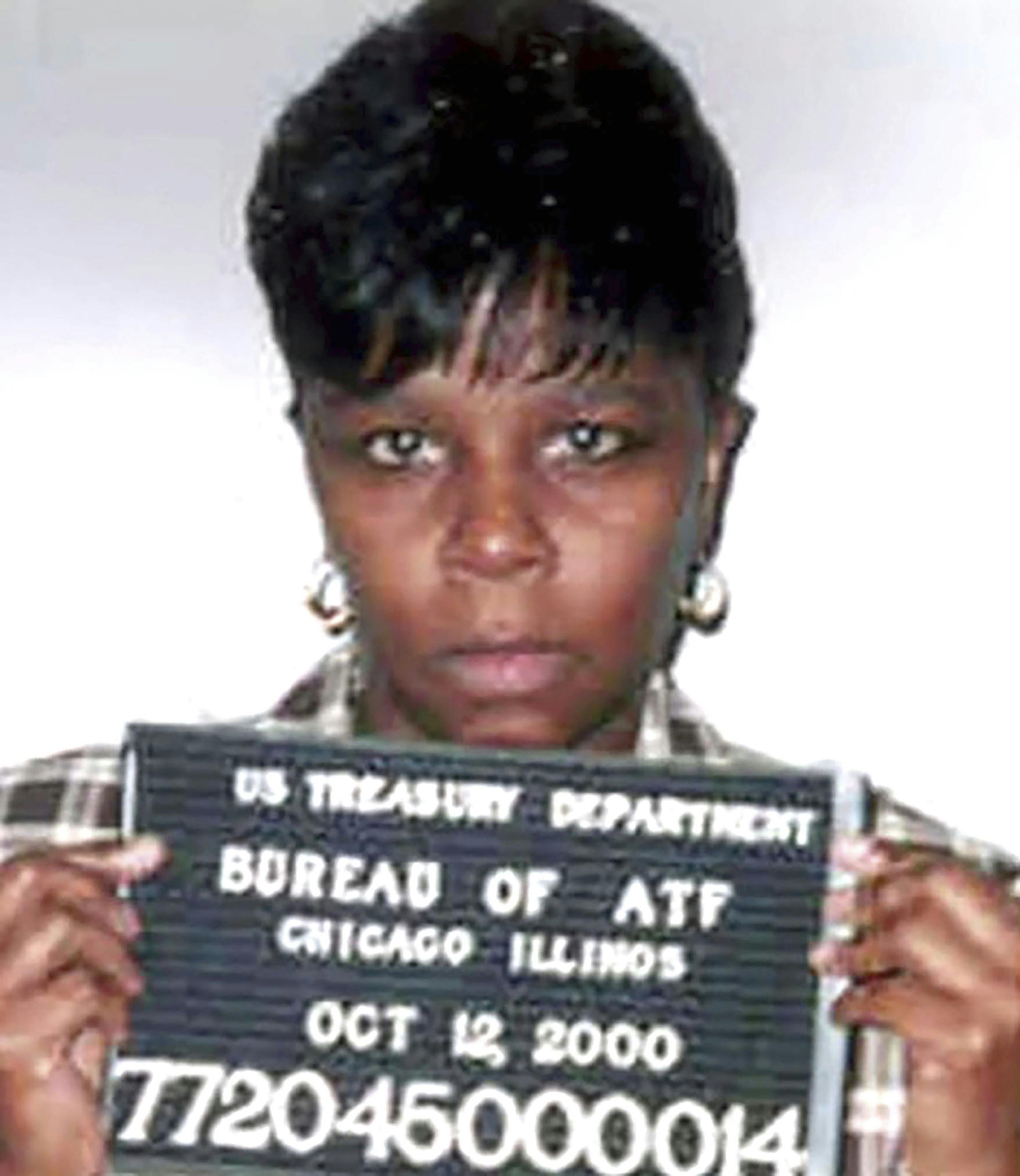 Billede af Lisa Toney - døden pakket ind som gave.