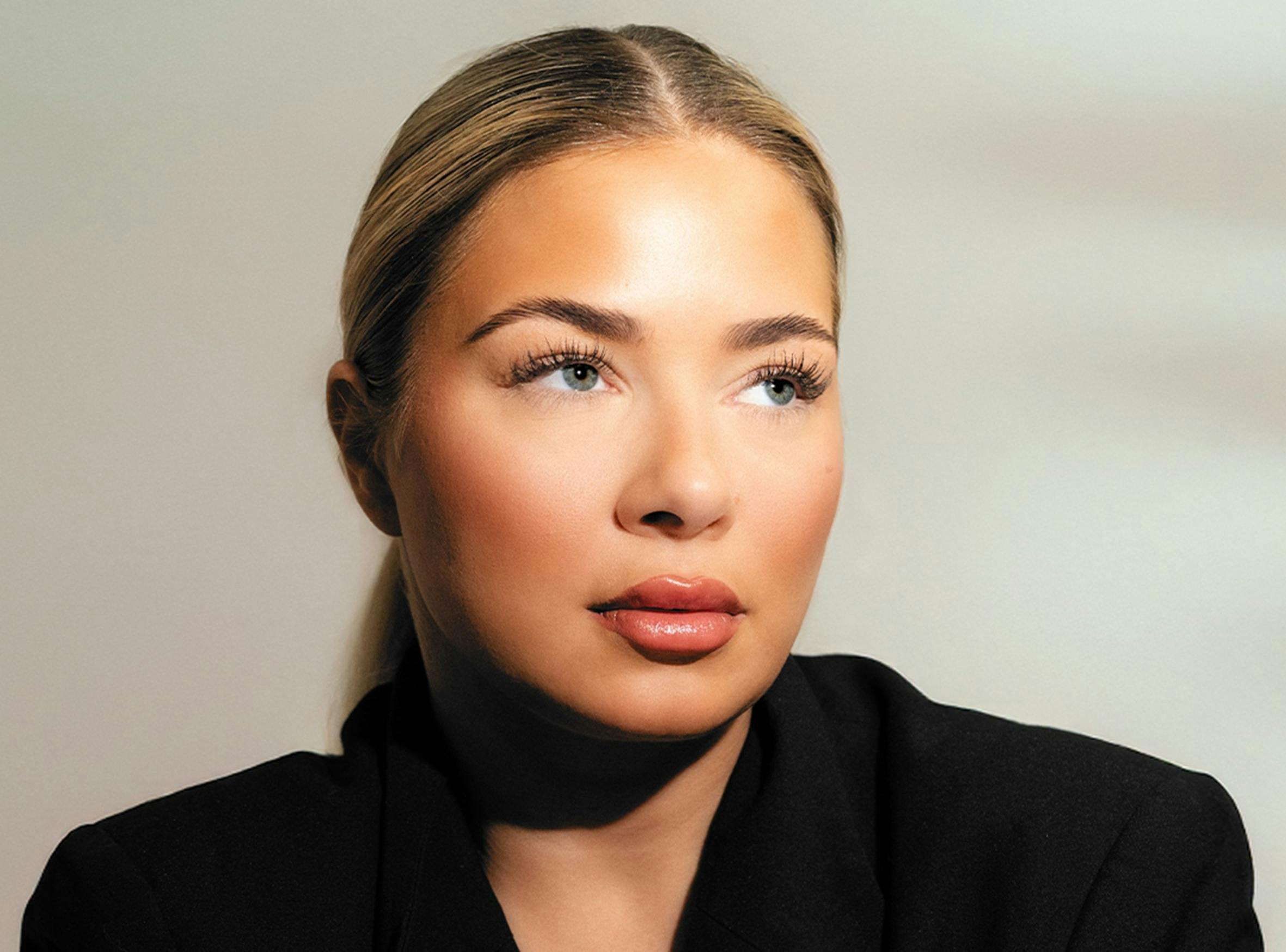 Sissal stiller om med nummeret "Infinity".