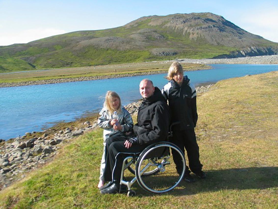 Sammen med børnene Rosa og Karl på en ferie på Island i 2007. 