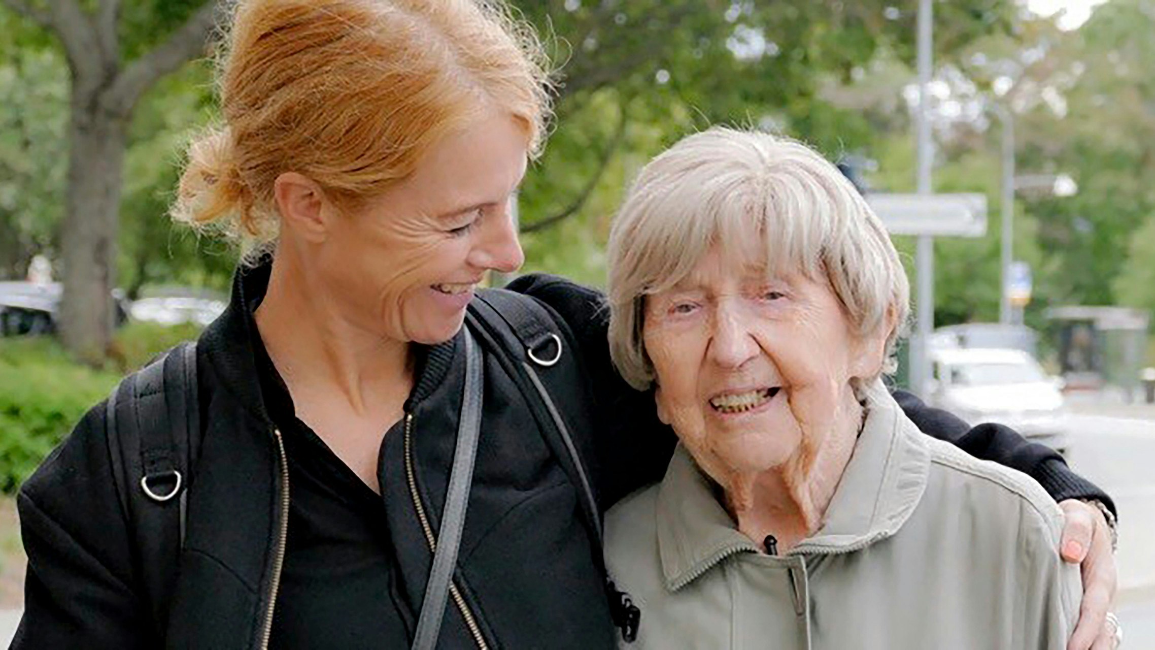 Hjerteveninder på tværs af generationer: Dokumentaristen Åsa Blanck og bloggeren Dagny Carlsson.