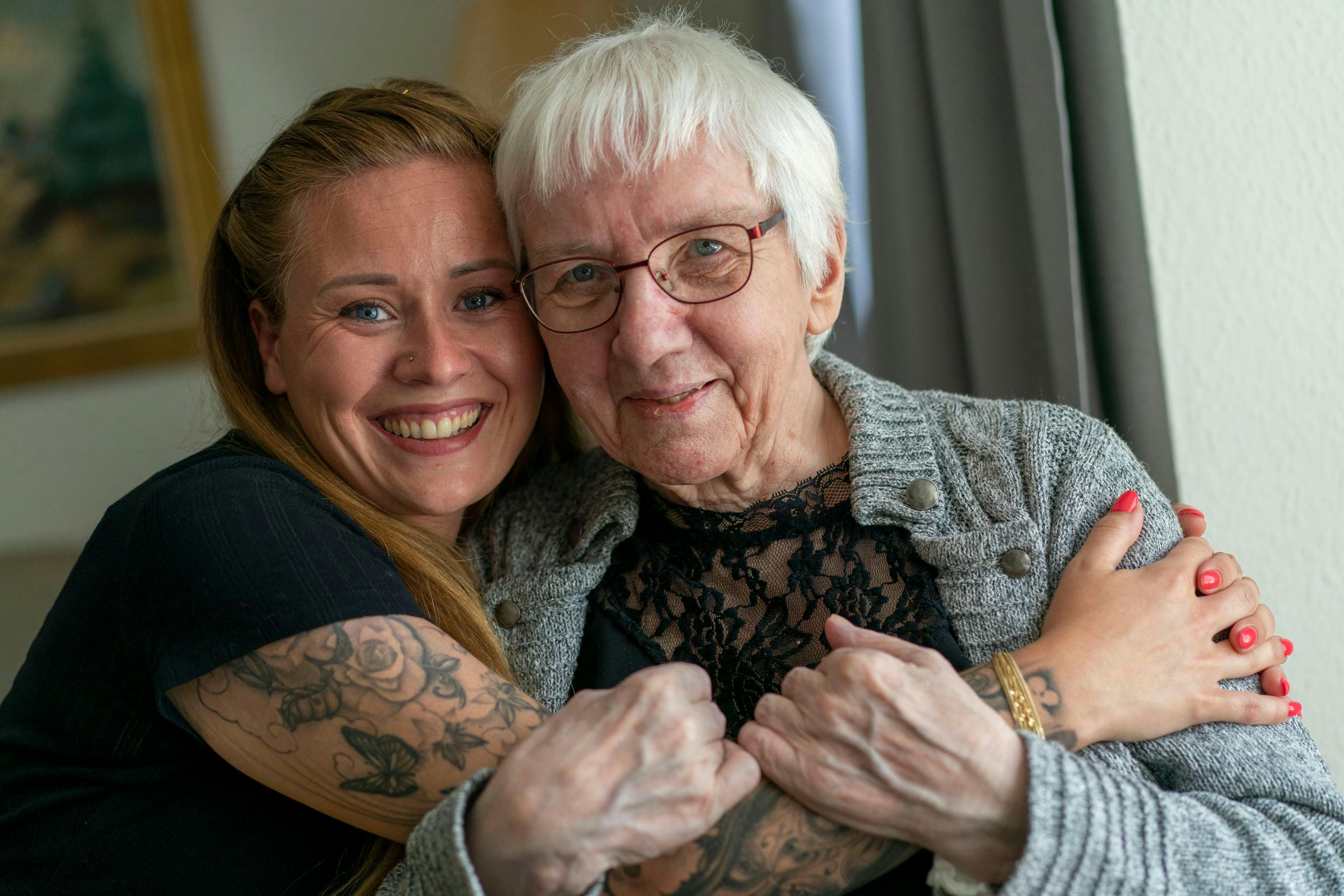 Camilla hjælper fattige ældre: mig omsorg | Ude