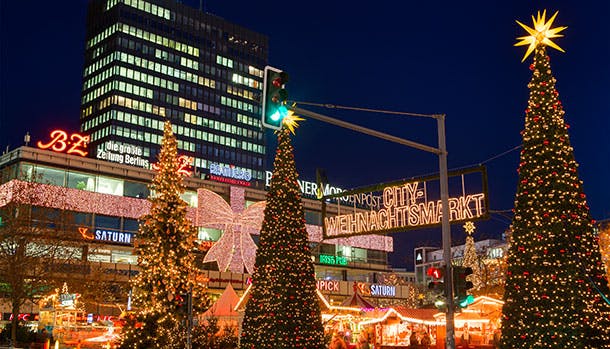 https://imgix.udeoghjemme.dk/berliner_weihnachtsmarkt_an_der_gedaechtnis_kirche.jpg