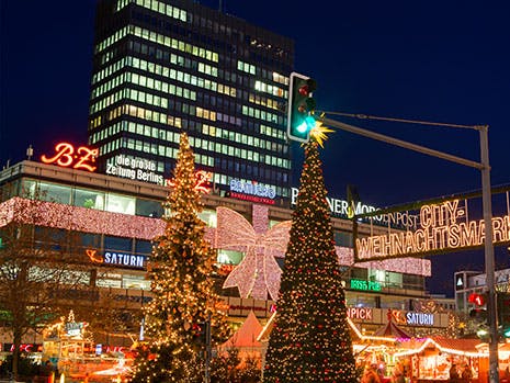https://imgix.udeoghjemme.dk/media/article/berliner_weihnachtsmarkt_an_der_gedaechtnis_kirche.jpg