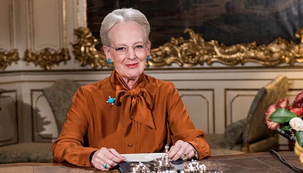 Dronning Margrethes Måtte søge dækning for og bomber Ude og Hjemme