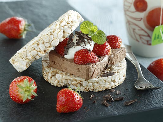 Is-sandwich med chokoladeis og riskiks