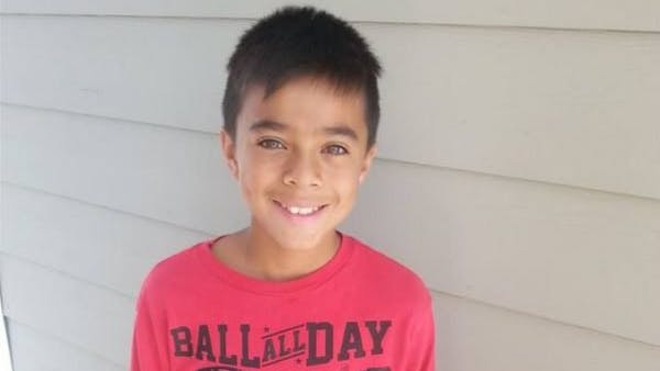 12-årige Matthew manglede læsestof. Pludselig væltede det ind med pakker fra hele verden. 