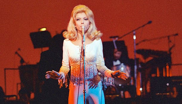 https://imgix.udeoghjemme.dk/media/article/nancy-sinatra.jpg