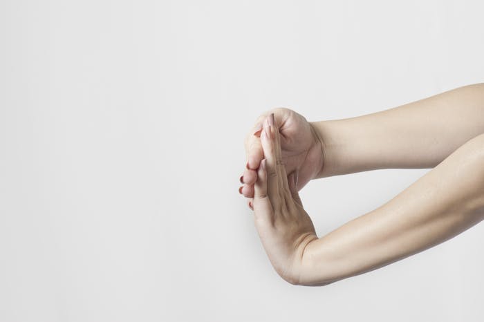 Undgå smerter og stivhed: Styrk dine hænder | Ude Hjemme