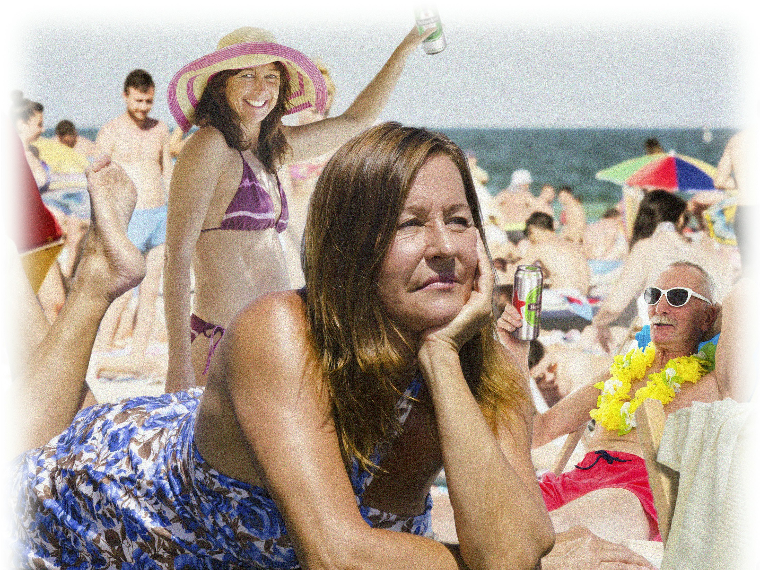Illustration af kvinde, der ligger på stranden