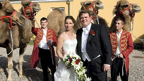 Laura og Jackie ved deres overdådige bryllup i 2009
