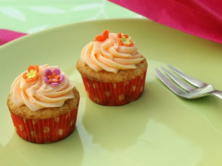 https://imgix.udeoghjemme.dk/media/websites/udeoghjemme-dot-dk/website2/2012/kage/muffins/09/39-fruitilicious-cupcakes-612.jpg