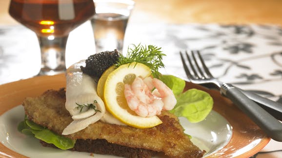 Kom slank igennem julefrokosten ved at undgå f.eks. den sprøde fiskefilet
