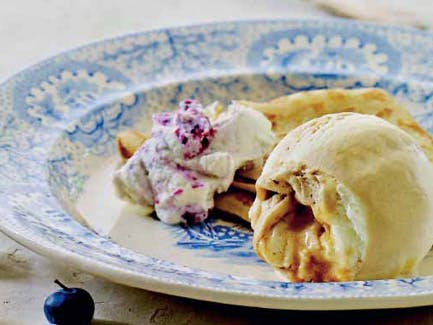 Pandekager med bærskum og nougatis