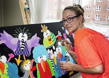 https://imgix.udeoghjemme.dk/media/websites/udeoghjemme-dot-dk/website2/2013/juni/24/journalister/mnm/24-rikke-362.jpg