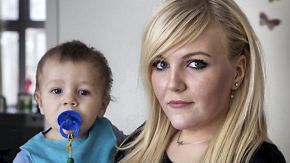 Victoria med nyklippede Noah