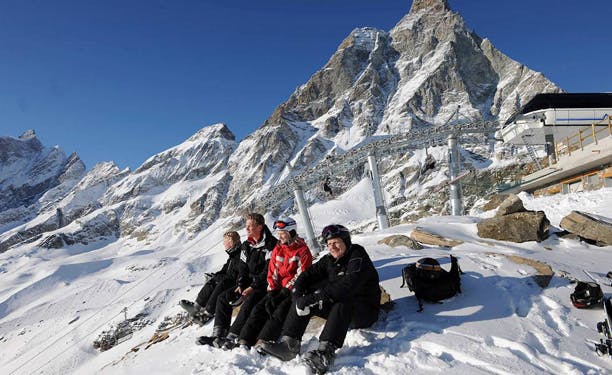 https://imgix.udeoghjemme.dk/media/websites/udeoghjemme-dot-dk/website2/2013/november/48/webredaktion/rejser/48-panorami-inverno-pancheron-612.jpg