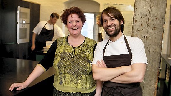 Eva Ulderup med mesterkokken René Redzepi, da hun besøgte verdens bedste restaurant.