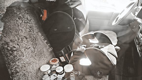 Foto fra forsædet af den VW Transporter, hvor Freja blev fundet død med sin mor.