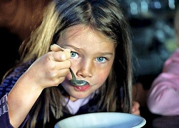 https://imgix.udeoghjemme.dk/media/websites/udeoghjemme-dot-dk/website2/2014/maj/21/familie/21-bif-travhed-362x260.jpg