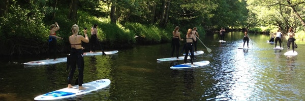 Stand up paddleboarding er blevet en populær vandsport
