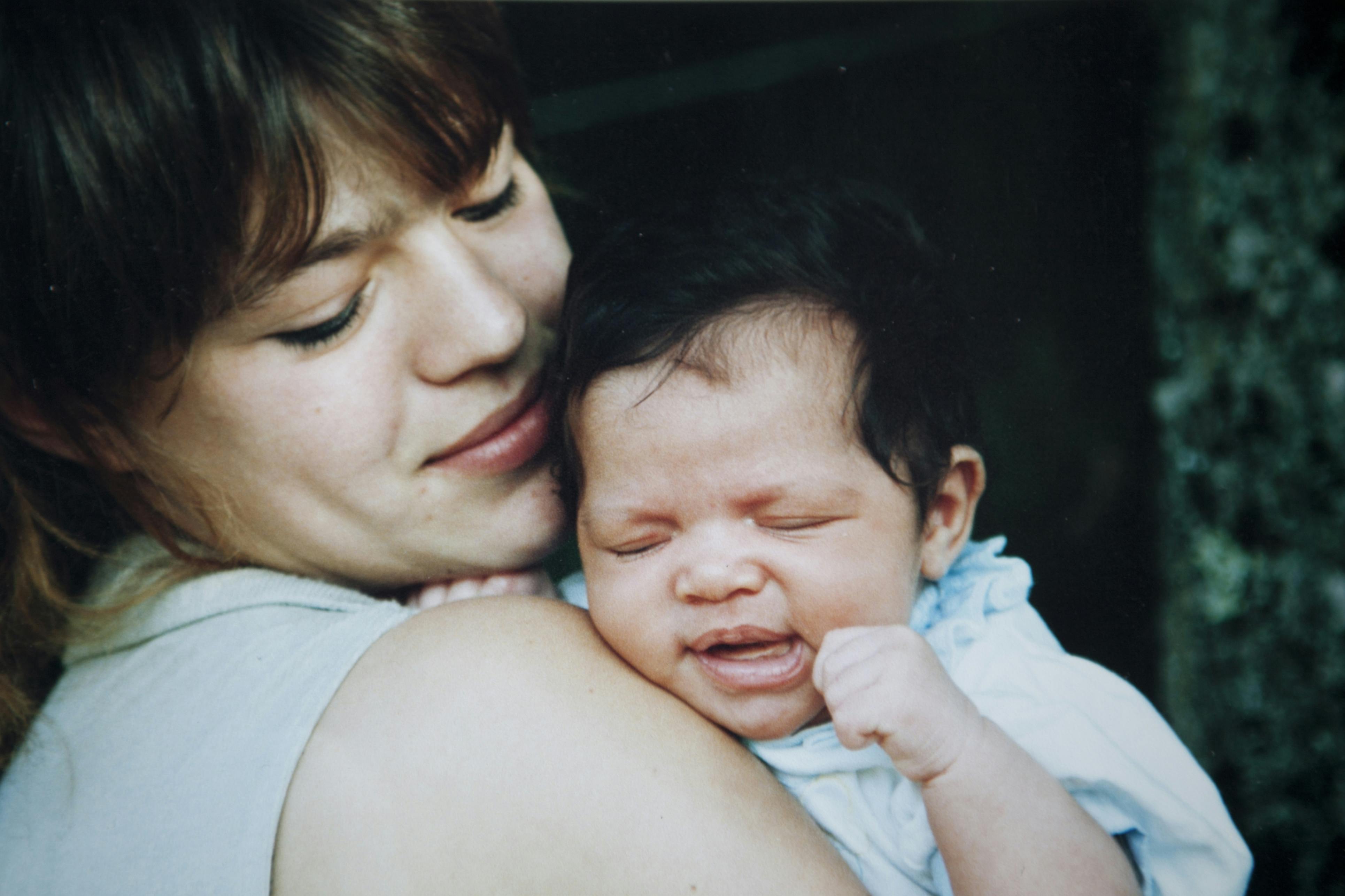 Sophie Serrano med sin datter Manon som lille